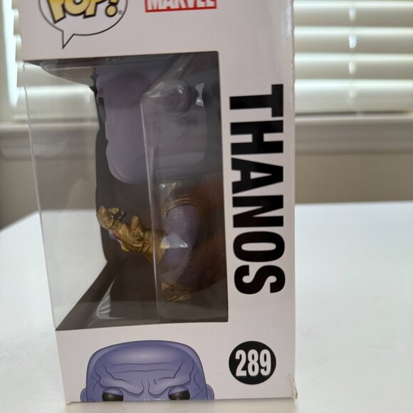 Funko POP! Marvel: Thanos #289 – Avengers: Infinity War Vinyl Figure Bobble-head - Picture 2 of 3
